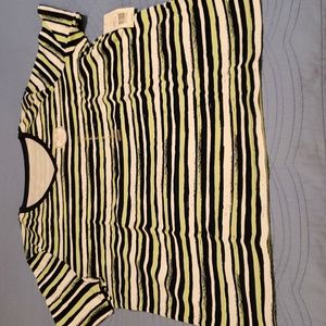 Women's V Neck Tee Large